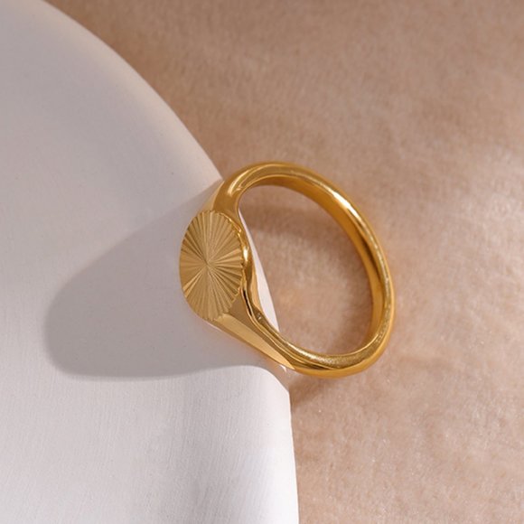 ^NEW 18K Gold Plated Round Textured Signet Coin Ring - Picture 6 of 7